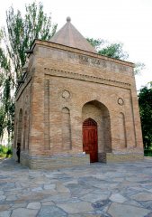 mausoleum Babadji Hatum.jpg